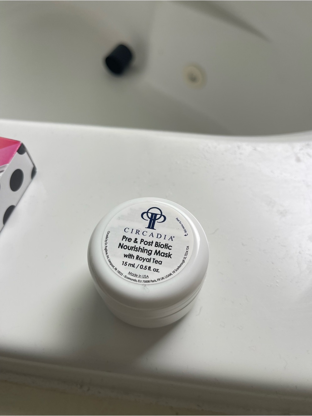 Circadia Pre & Post Biotic Nourishing Mask - White